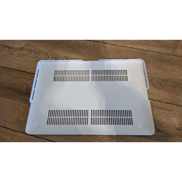 Selling hard case for MacBook Air 11" or MacBook Air/Pro 13" - Picture 3 of 6